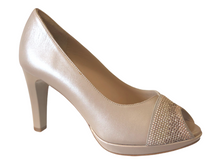 MUSS17128 Patent Leather Pearl Finish Taupe High Heels