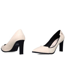 MB 22729 Ivory White Mid Heels