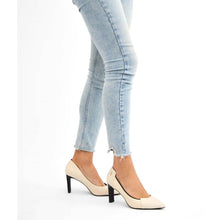 MB 22729 Ivory White Mid Heels