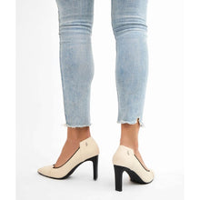 MB 22729 Ivory White Mid Heels