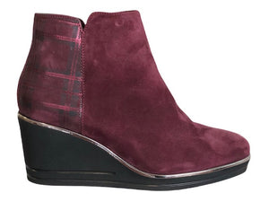 SOFTWAVES 75317 Plum Suede Ankle Boots